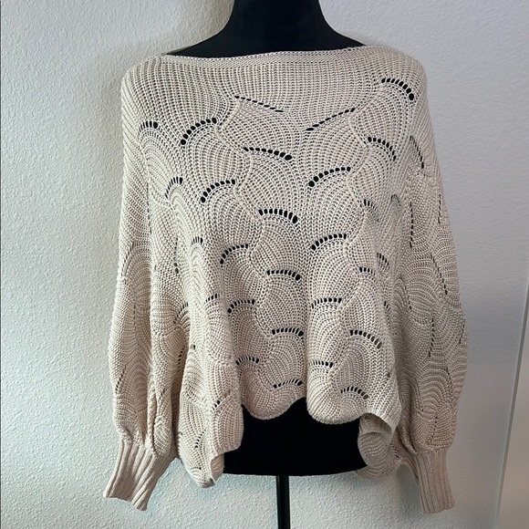 moon & madison Sweaters - Elegant Cream Knit Sweater Wing Sleeves
